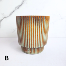 Load image into Gallery viewer, The Leaferie Celine ceramic flowerpot. 2 colours