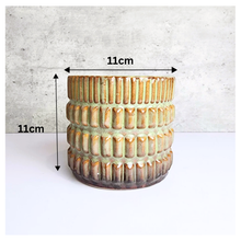 Load image into Gallery viewer, Astrid Flowerpot