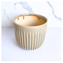 Load image into Gallery viewer, Leaferie Palma beige ceramic flowerpot