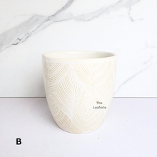 Load image into Gallery viewer, The Leaferie Lewis ceramic pot. 2 colours green and white