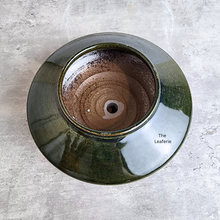 Load image into Gallery viewer, The Leaferie Xyla dark green shallow pot. ceramic material