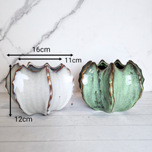 Load image into Gallery viewer, The Leaferie Colbert ceramic flowerpot . 2 colours