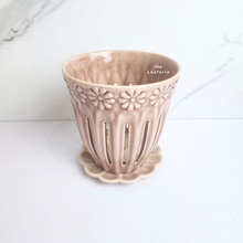 Load image into Gallery viewer, The Leaferie Leia orchid pot with tray. 2 colours green and red.