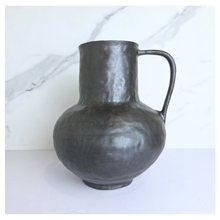 Load image into Gallery viewer, Kuro Flowerpot (Leaferie Signature)