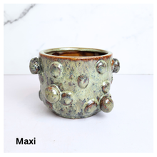 Load image into Gallery viewer, Maisie Flowerpot (2 sizes)