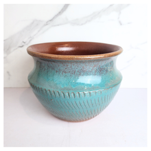 Load image into Gallery viewer, Bailey Flowerpot