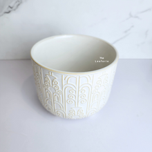Load image into Gallery viewer, The Leaferie Loki white flowerpot with stand. ceramic material