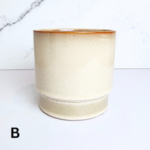 Load image into Gallery viewer, The Leaferie Tove ceramic pot. 2 colours.