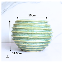 Load image into Gallery viewer, Laurel Flowerpot (2 Colors)