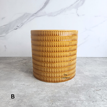 Load image into Gallery viewer, The Leaferie Mixxi Flowerpot. 4 colours ceramic pot