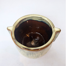 Load image into Gallery viewer, The Leaferie Hana flowerpot. ceramic beige flowerpot