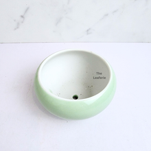 Load image into Gallery viewer, The Leaferie Ivy green pot. ceramic material