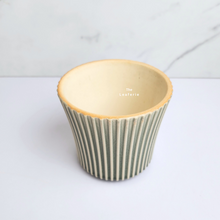 Load image into Gallery viewer, The Leaferie Waara ceramic pot.