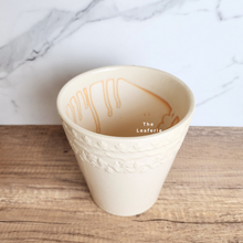 Load image into Gallery viewer, The Leaferie Titan white pot . Ceramic material