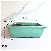 Load image into Gallery viewer, Tally 7 Green rectangular pot with measurements on a white background