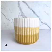 Load image into Gallery viewer, The Leaferie Galia flowerpot . 2 colours yellow and green.