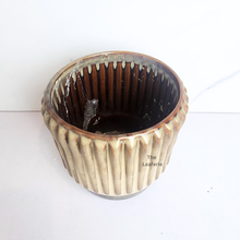 Load image into Gallery viewer, The Leaferie Walker pot. beige ceramic