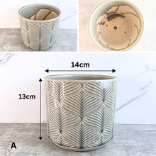 Load image into Gallery viewer, Reunion Flowerpot