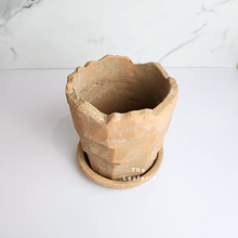 Load image into Gallery viewer, The Leaferie Yngvild terracotta pot with tray. Rustic and rugger planter. front view