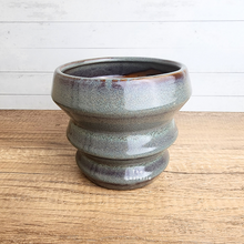 Load image into Gallery viewer, Bowee Flowerpot (2 sizes)