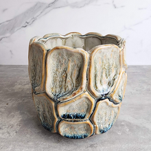 Load image into Gallery viewer, The Leaferie Asnee Plant pot ceramic
