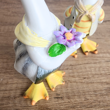 Load image into Gallery viewer, The Leaferie Milo and Mable Duck decoration. made from Resin. set of 2