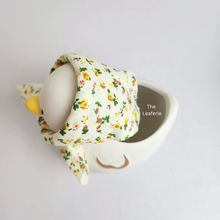 Load image into Gallery viewer, The Leaferie Pixie duck duckling pot. ceramic material