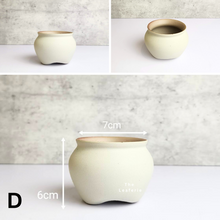Load image into Gallery viewer, The Leaferie Petit Allegra Series 2 . 6 designs of petit pots. ceramic material. Design D