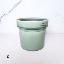 Load image into Gallery viewer, The Leaferie Azza Pot . 3 colours ceramic flowerpot