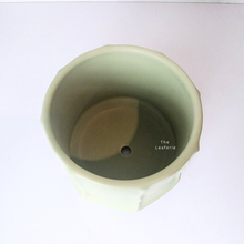 Load image into Gallery viewer, The Leaferie Leo green flowerpot. ceramic material
