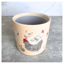 Load image into Gallery viewer, the Leaferie Noah chicken flowerpot. ceramic material