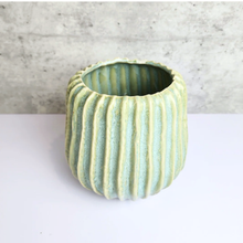 Load image into Gallery viewer, Gotilda Flowerpot
