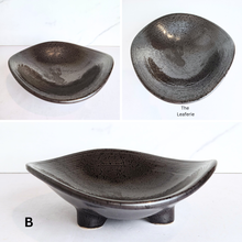 Load image into Gallery viewer, The Leaferie Sabi Flowerpot. 2 sizes tray