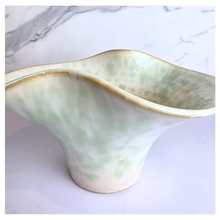 Load image into Gallery viewer, Kaiyo Leaferie Signature Ceramic planter with gold rim