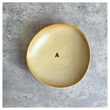Load image into Gallery viewer, The Leaferie Izen trays. 4 colors ceramic tray