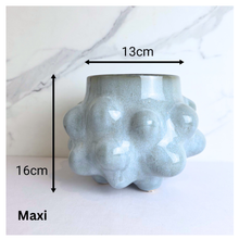 Load image into Gallery viewer, Ciara Flowerpot (2 Sizes)
