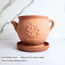 Load image into Gallery viewer, The Leaferie Yaarog terracotta kettle pot.