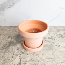 Load image into Gallery viewer, The Leaferie Yara terracotta pot with tray