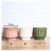 Load image into Gallery viewer, Dieu Flowerpot (3 Colors)