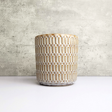 Load image into Gallery viewer, The Leaferie Bayani Flowerpot. ceramic beige planter.