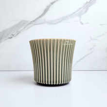 Load image into Gallery viewer, The Leaferie Waara ceramic pot.