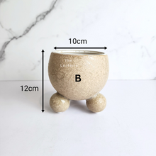 Load image into Gallery viewer, The Leaferie Luka pot with 3 legs. 2 sizes ceramic pot