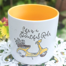 Load image into Gallery viewer, Scoot Flowerpot