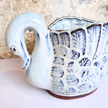 Load image into Gallery viewer, The Leaferie Garcon duck pot. ceramic material
