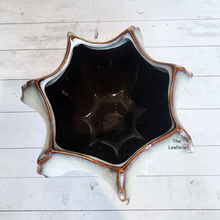 Load image into Gallery viewer, The Leaferie Colbert ceramic flowerpot . 2 colours