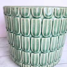 Load image into Gallery viewer, The Leaferie Kinsley flowerpot. 2 colours and size. ceramic material