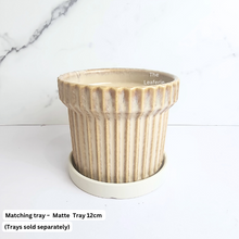 Load image into Gallery viewer, The Leaferie Willow beige flowerpot. ceramic material