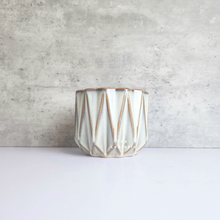 Load image into Gallery viewer, The Leaferie Froja white flowerpot. ceramic pot