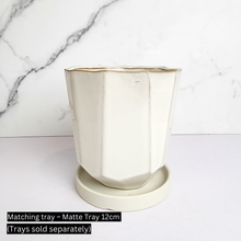 Load image into Gallery viewer, The Leaferie Quy white pot. ceramic material