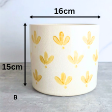 Load image into Gallery viewer, Romy Flowerpot (3 sizes)
